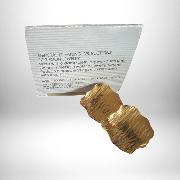 Vintage Gold Tone Polished Leaf Statement Earrings - 1988 Avon - NIB - Picture 3 of 3